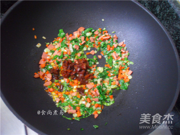 香菇酱鸡蛋炒饭的做法步骤:4