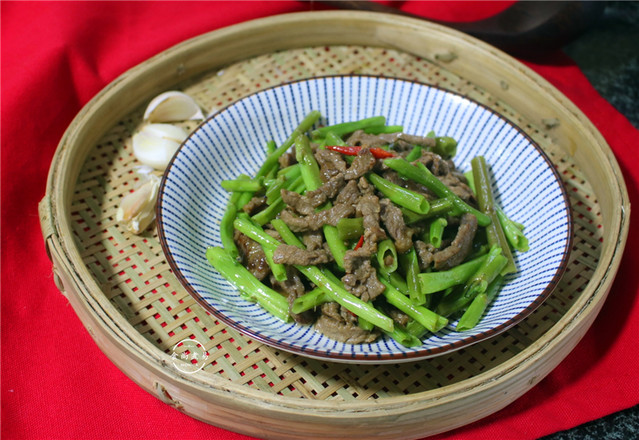 牛肉炒空心菜梗的做法步骤:6