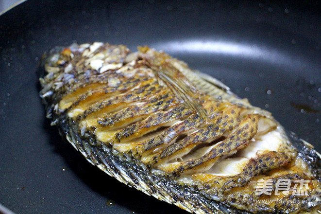 红烧罗非鱼的做法步骤：3