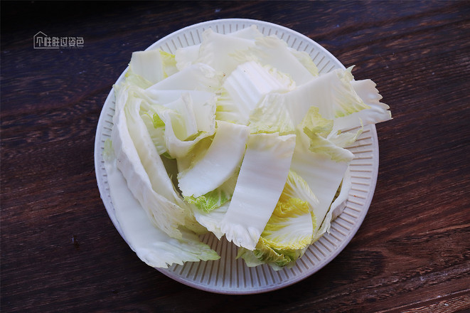 酸辣白菜帮的做法步骤：1