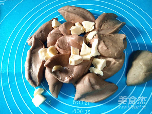 蔓越莓核桃软欧包的做法步骤:6
