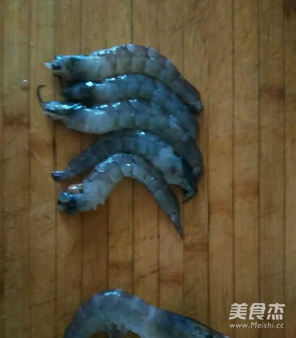 黄金海鲜炒饭的做法步骤：1