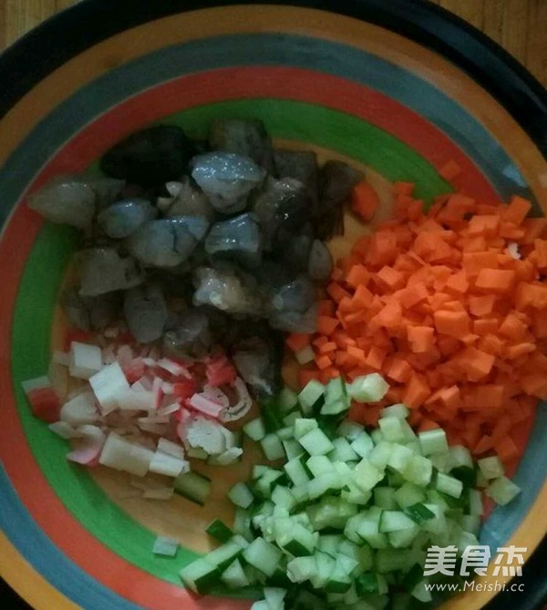 黄金海鲜炒饭的做法步骤：2