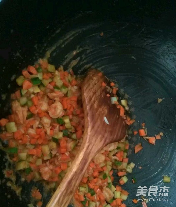 黄金海鲜炒饭的做法步骤：5