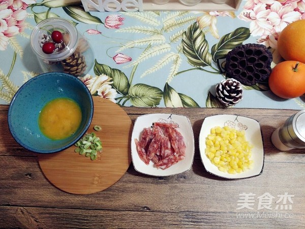 香肠酱油炒饭的做法步骤：1