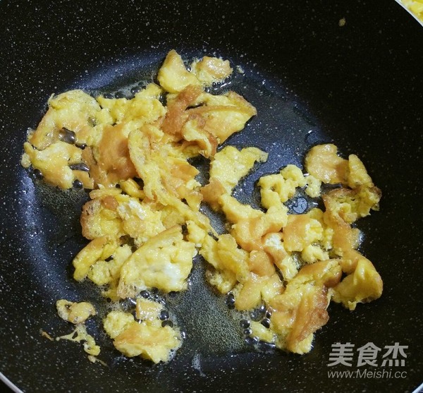 香肠酱油炒饭的做法步骤：3