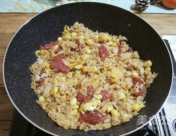 香肠酱油炒饭的做法步骤：5