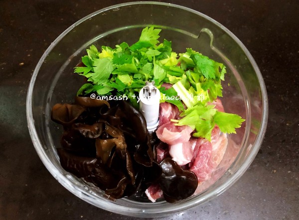 黑木耳肉包子的做法步骤:3