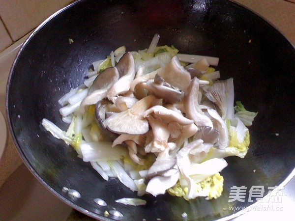 菌菇大白菜的做法步骤:5