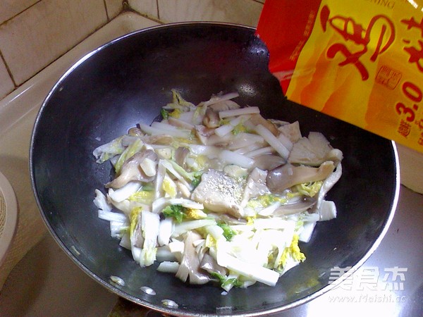 菌菇大白菜的做法步骤:6