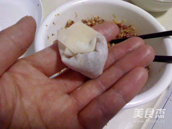 鲜肉馄饨的做法步骤：7