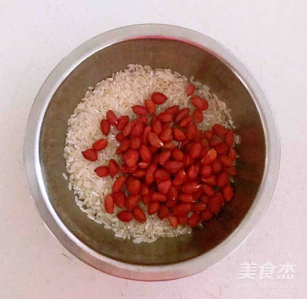 花生米大米粥的做法步骤:2
