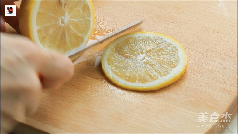 夏日冷饮——西瓜柠檬水的做法步骤：2