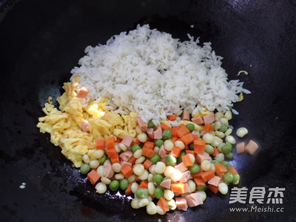 虾仁炒饭的做法步骤:5