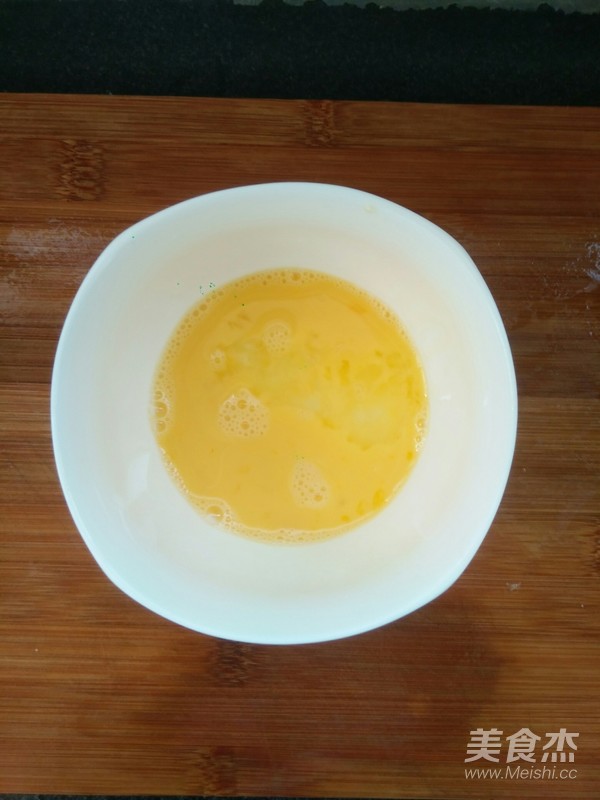 素什锦蛋炒饭的做法步骤:2