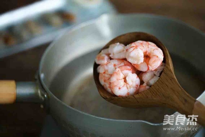 咸蛋虾仁炒饭的做法步骤:3
