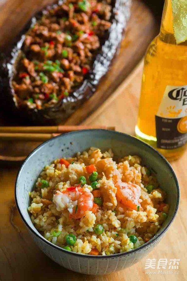 咸蛋虾仁炒饭的做法步骤:7