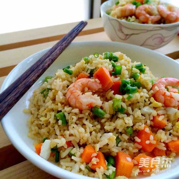 咸蛋虾仁炒饭的做法步骤:8