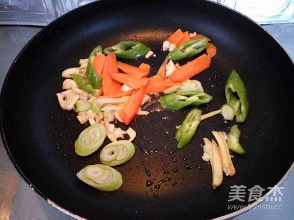 鲜香溜肉段的做法步骤:6