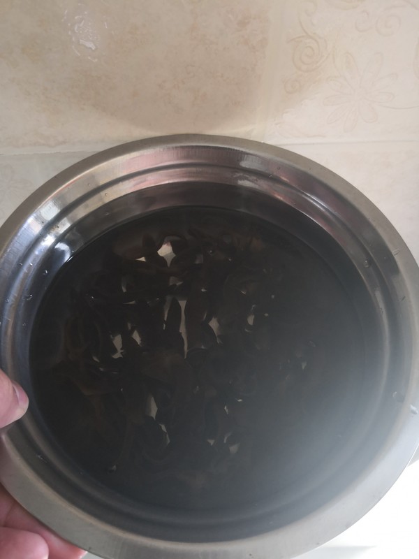 鱼香肉丝的做法步骤：2