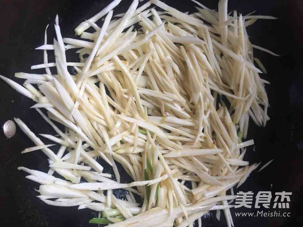 茭白炒肉丝的做法步骤:5
