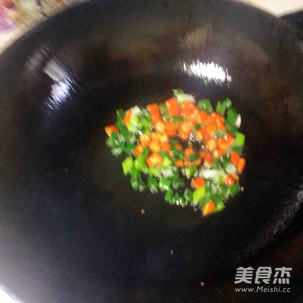 辣白菜鱼豆腐的做法步骤：5