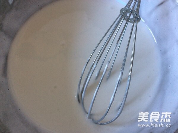 绚彩奶油饮料杯的做法步骤：2