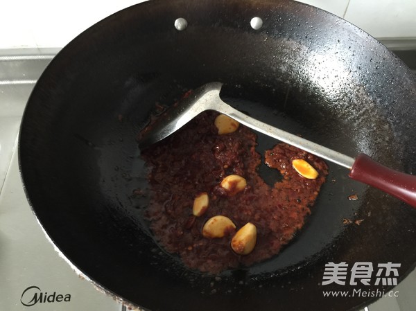 麻辣骨头火锅的做法步骤:3