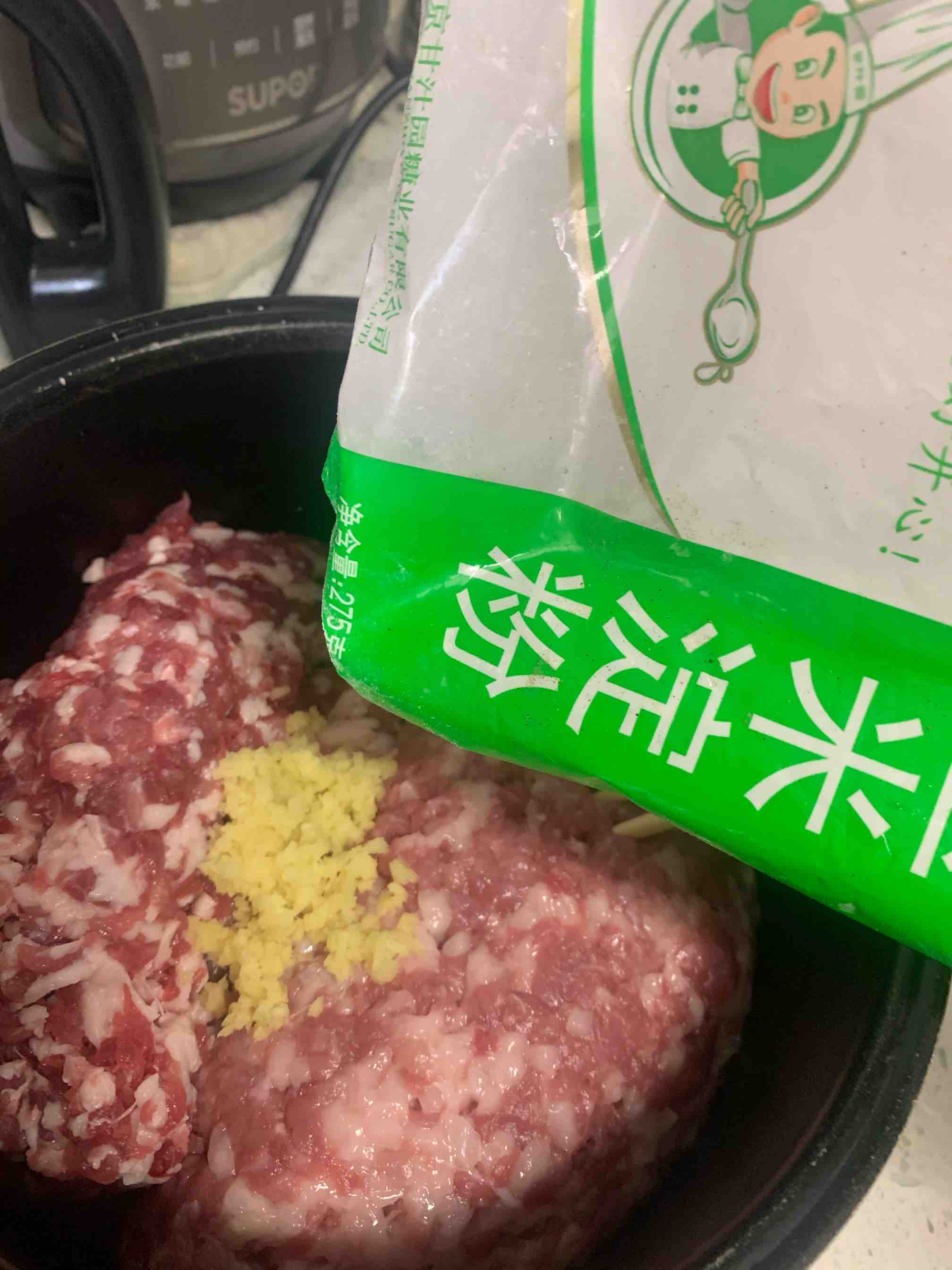 脆皮肠的做法步骤:2