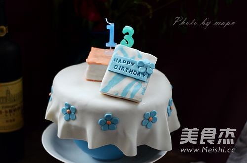 翻糖生日蛋糕的做法步骤:13