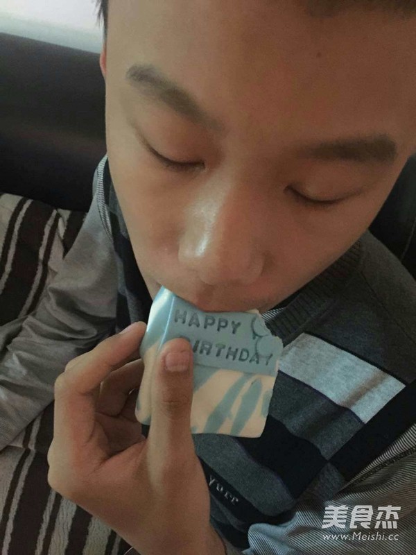 翻糖生日蛋糕的做法步骤:17
