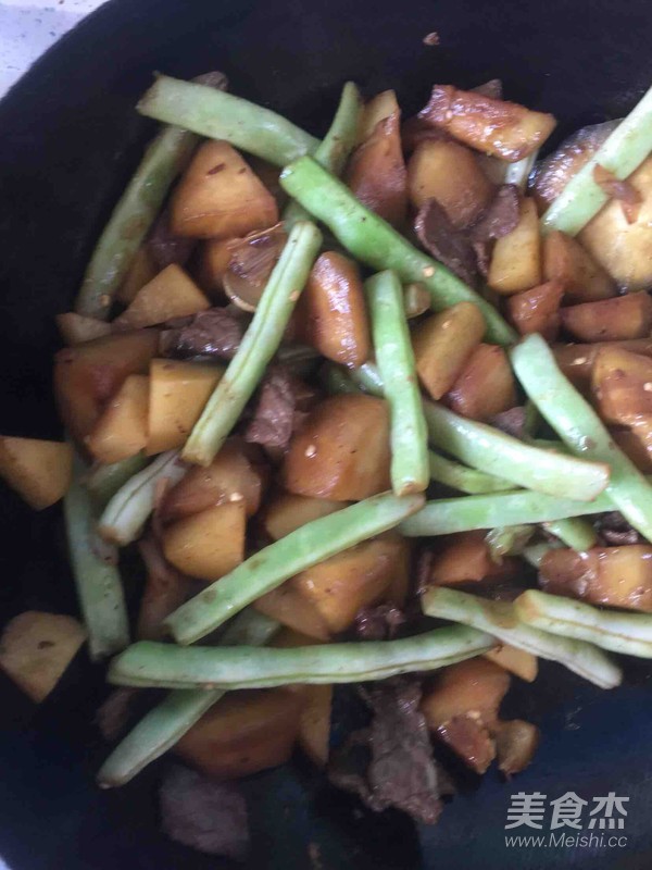 土豆茄子炖豆角的做法步骤:2