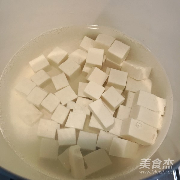 改良家常麻婆豆腐的做法步骤：2