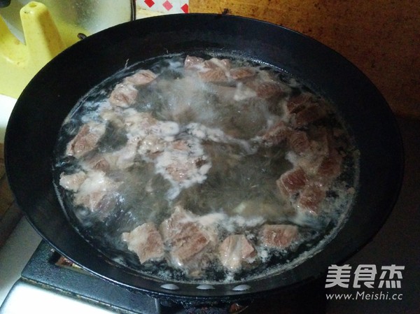 酱焖牛肉的做法步骤：2