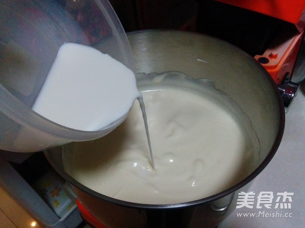 花团锦簇杯子蛋糕的做法步骤:3