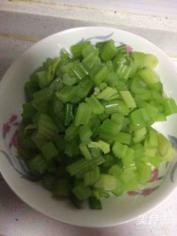 香干芹菜丁的做法步骤:7