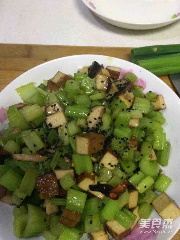 香干芹菜丁的做法步骤:6