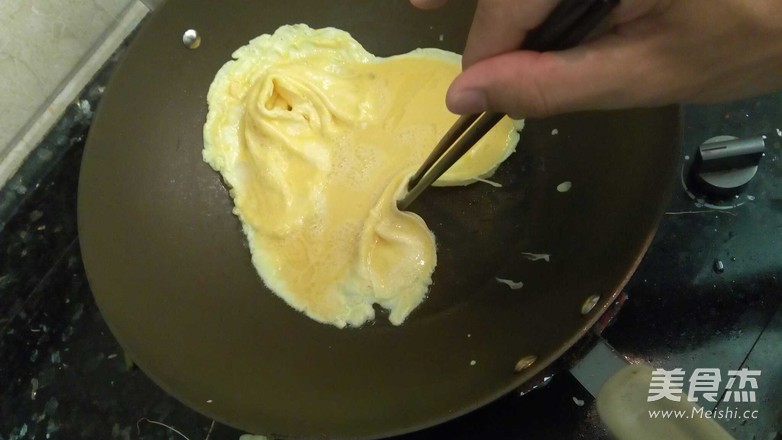 青椒炒饭的做法步骤:2