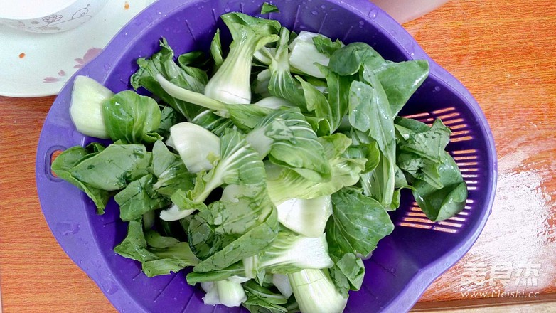 油菜炒羊头肉的做法步骤：2
