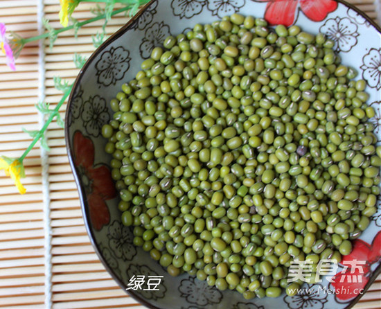 百合绿豆薏米粥的做法步骤:3
