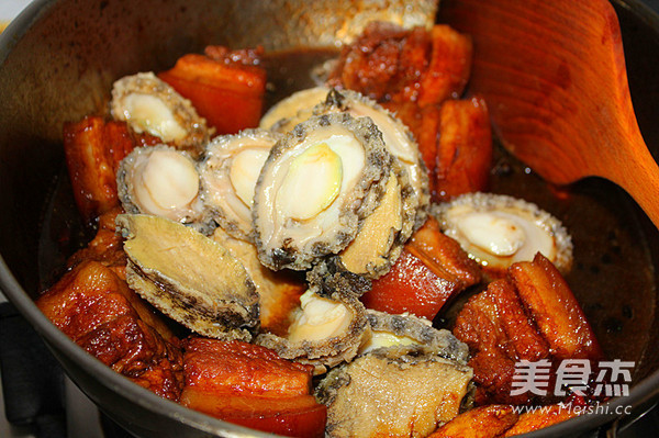 鲍鱼红烧五花肉 的做法步骤:9