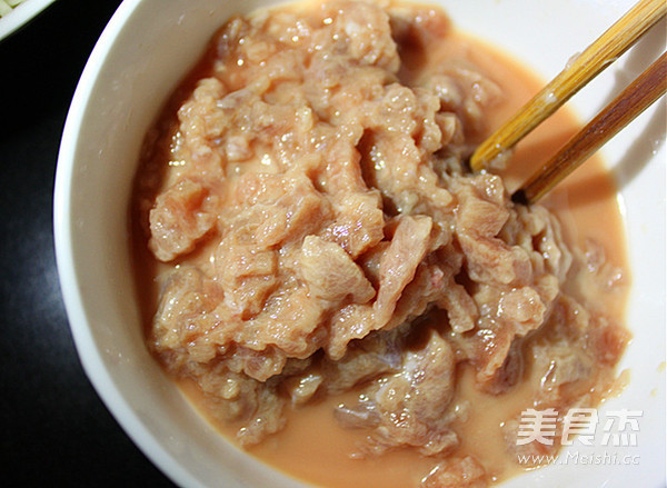 鱼香肉丝的做法步骤:2