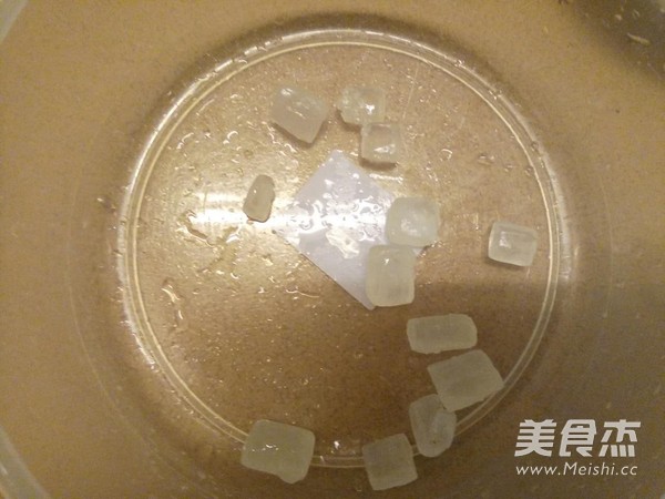 冰糖雪梨的做法步骤：4