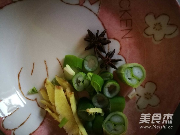 酱香鸡翅根的做法步骤：1