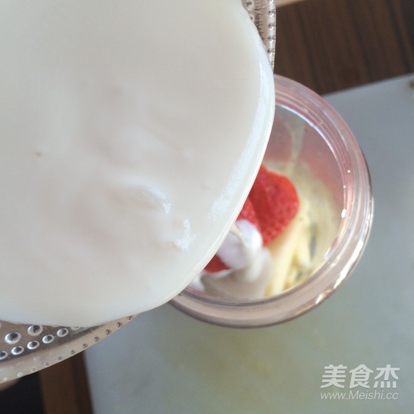 苹果草莓奶昔的做法步骤:4