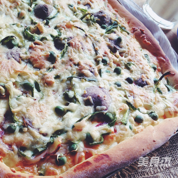 牛肉丸香肠鱿鱼丝披萨的做法步骤:5