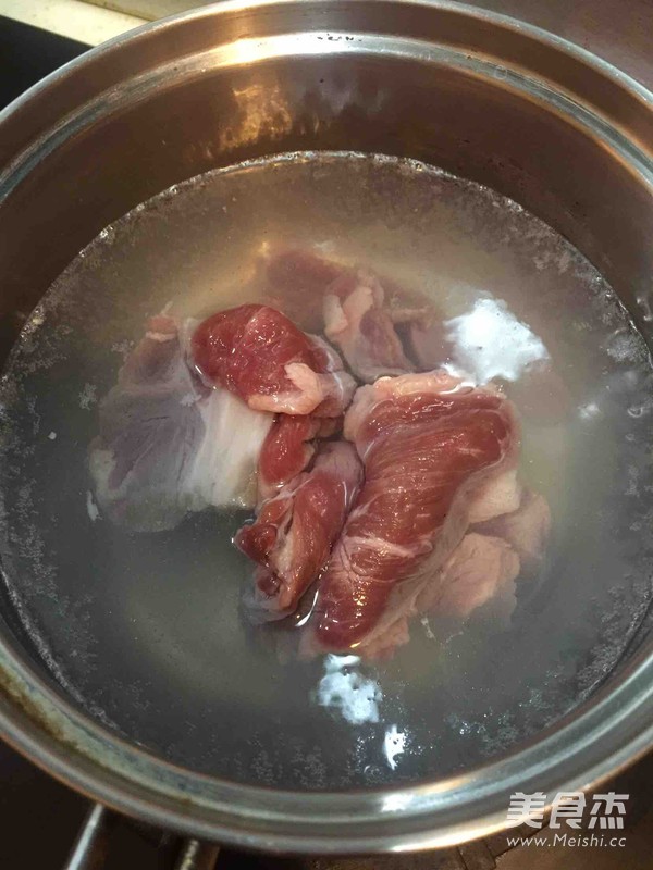 酸菜白肉的做法步骤:4