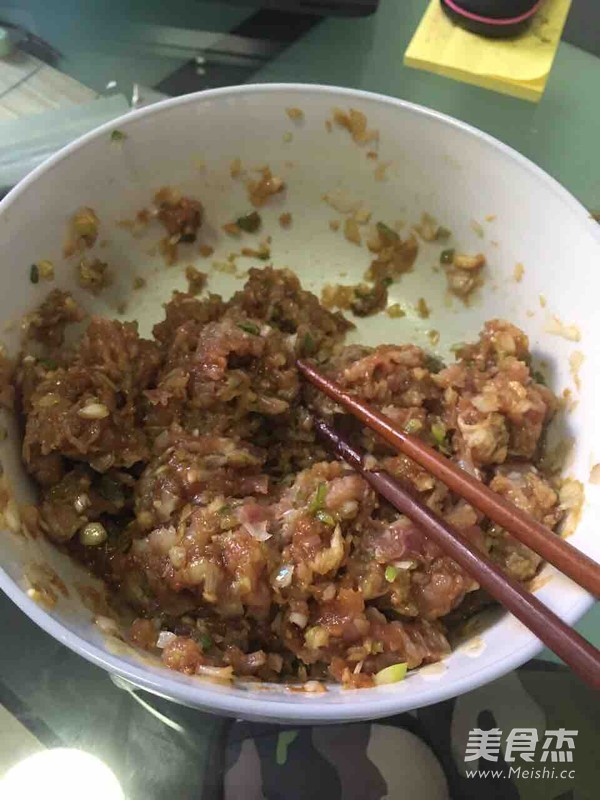 猪肉小馄饨的做法步骤：2