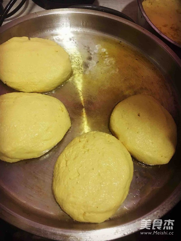 东北玉米面大饼子的做法步骤:12