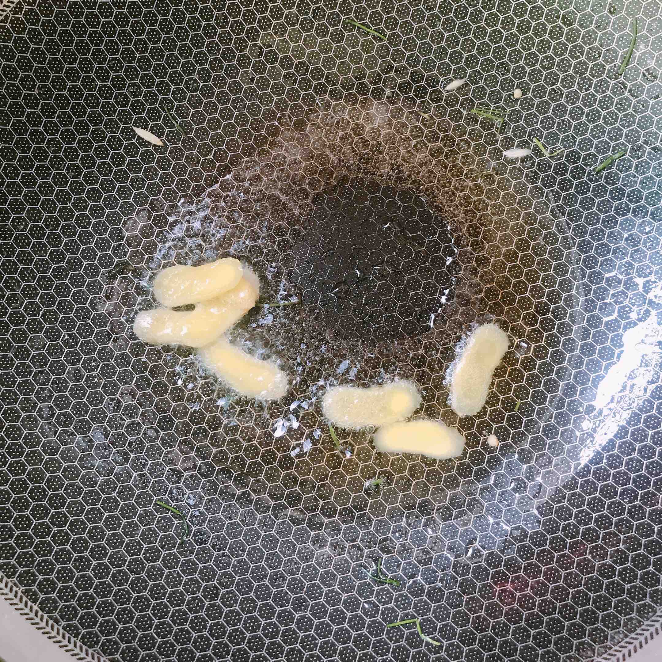 鸡蛋干炒肉片的做法步骤：5